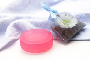 見た目がきれいで手頃な価格のバッジなら